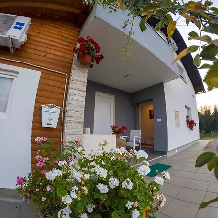 Apartment Nina Slunj Exterior photo